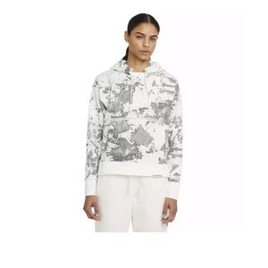 NWT Nike Women’s Standard Issue Basketball Hoodie